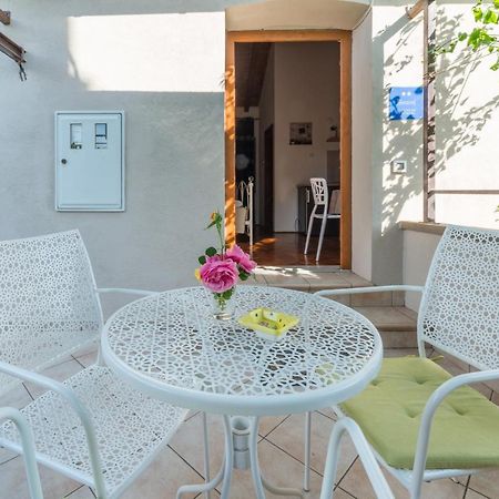 Apartmani Bugenvilija Brbinj Екстериор снимка