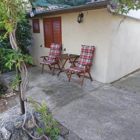 Apartmani Bugenvilija Brbinj Екстериор снимка