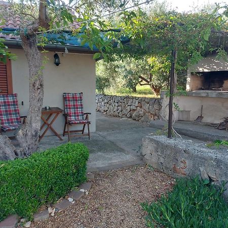 Apartmani Bugenvilija Brbinj Екстериор снимка