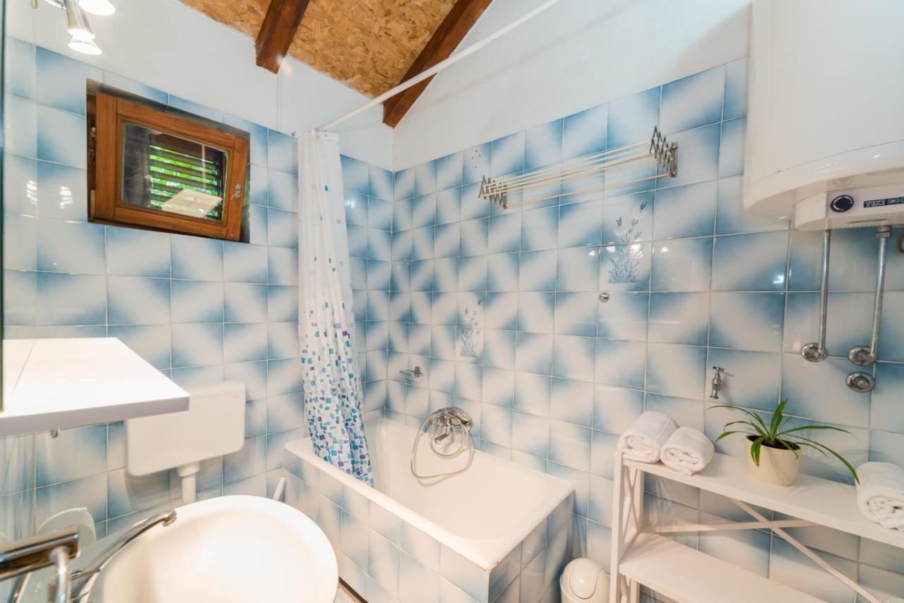 Apartmani Bugenvilija Brbinj Екстериор снимка