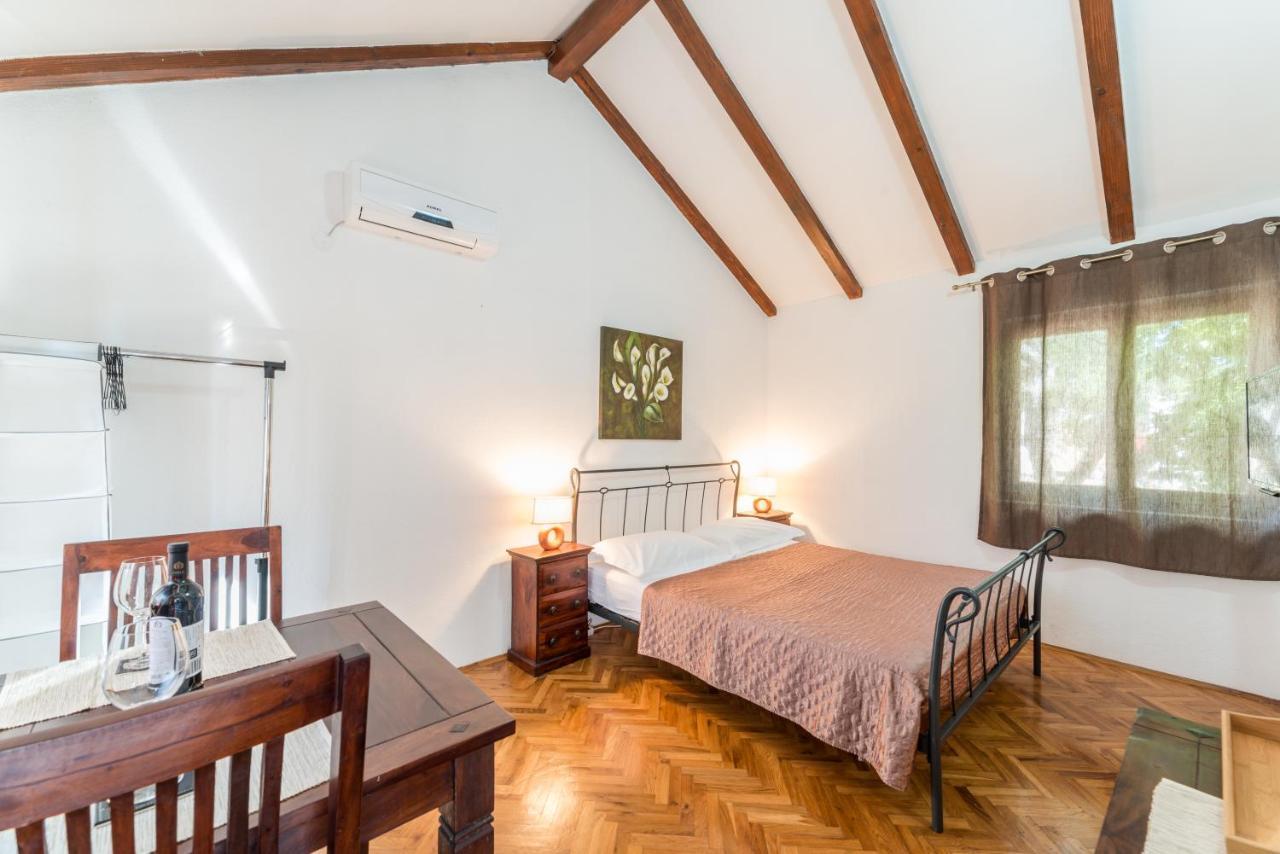 Apartmani Bugenvilija Brbinj Екстериор снимка